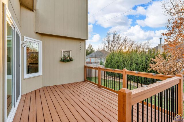 3509 SW Westport DR, Topeka, KS 66614