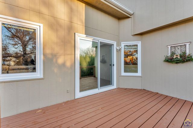 3509 SW Westport DR, Topeka, KS 66614