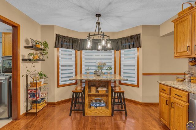 3509 SW Westport DR, Topeka, KS 66614