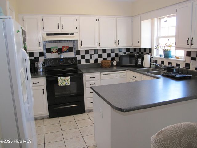 5613 W Chop Way, Wilmington, NC 28412