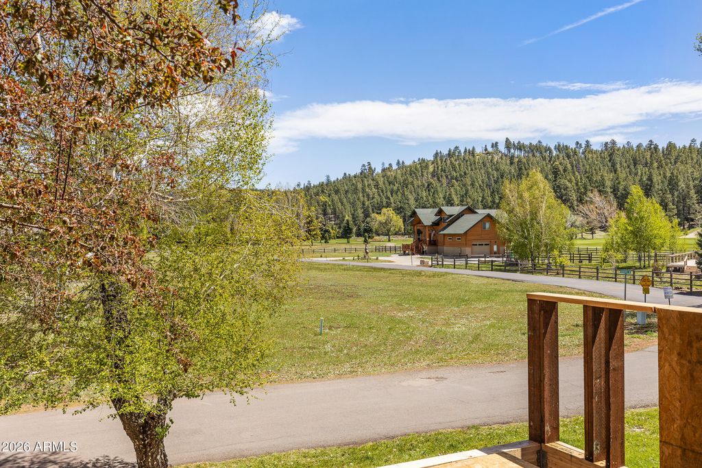 Image 3 of property listing at 17980 S WALAPAI Road B2, Munds Park, AZ 86017