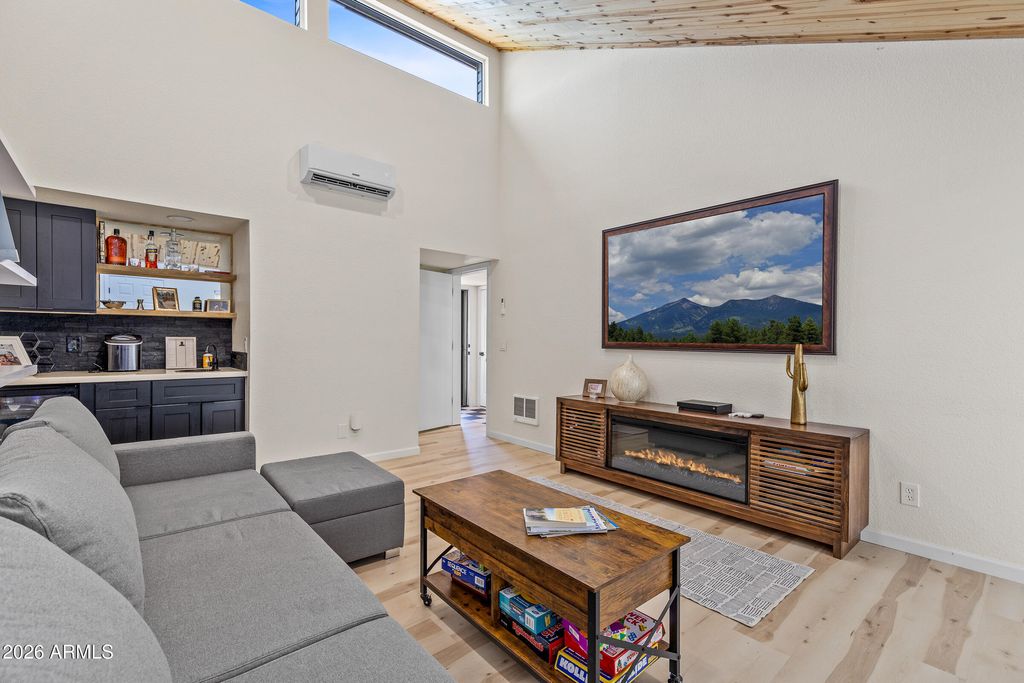 Image 9 of property listing at 17980 S WALAPAI Road B2, Munds Park, AZ 86017
