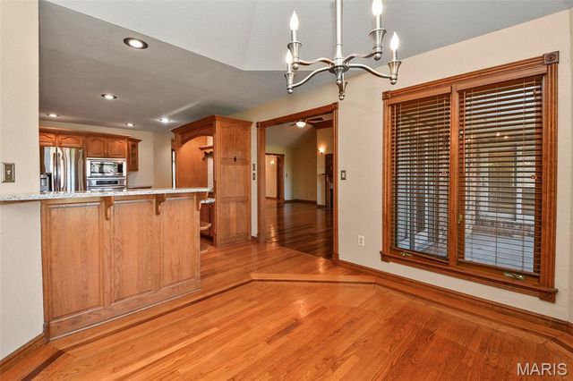 899 Sherwood Drive, Springfield, MO 65810