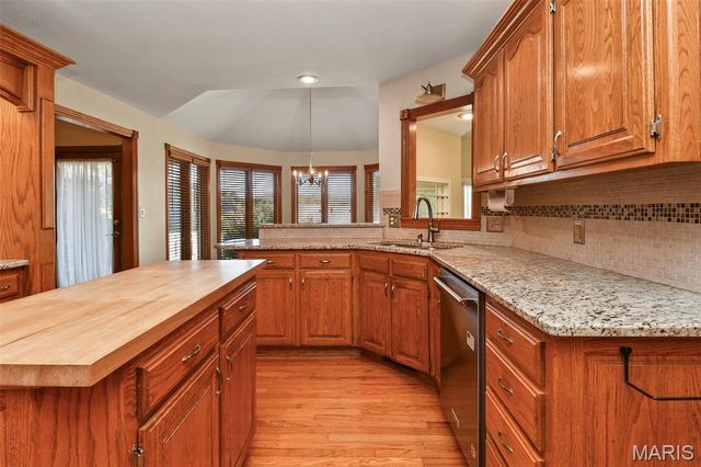 899 Sherwood Drive, Springfield, MO 65810