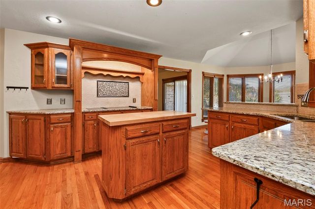 899 Sherwood Drive, Springfield, MO 65810