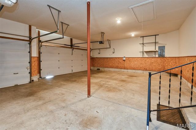 899 Sherwood Drive, Springfield, MO 65810