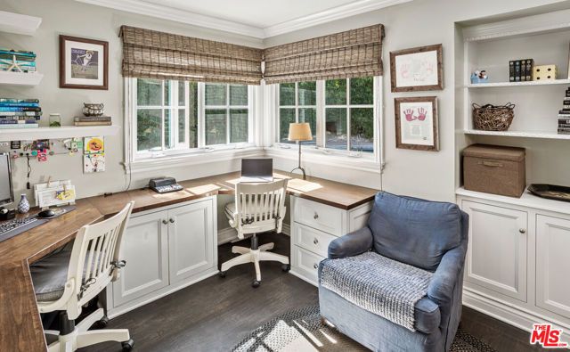 4537 Agnes Avenue, Valley Village, CA 91607