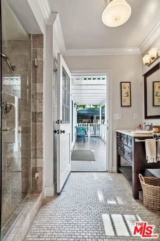 4537 Agnes Avenue, Valley Village, CA 91607