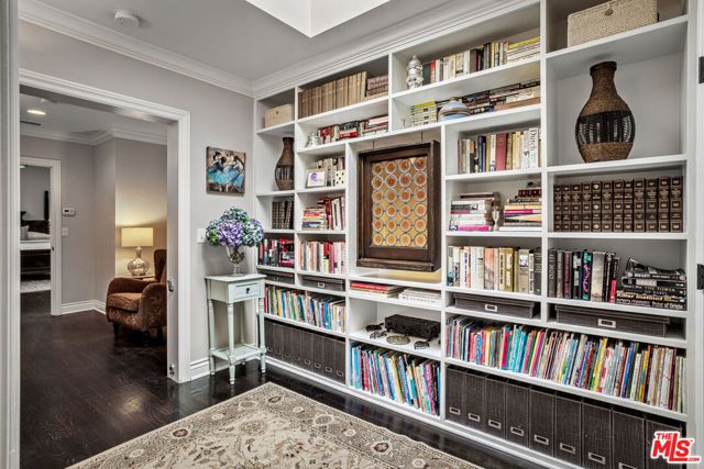 4537 Agnes Avenue, Valley Village, CA 91607