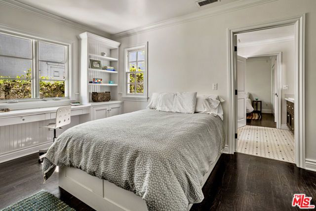 4537 Agnes Avenue, Valley Village, CA 91607