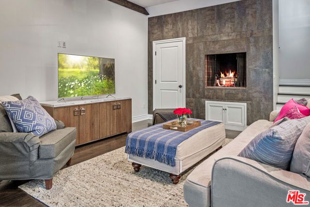 4537 Agnes Avenue, Valley Village, CA 91607