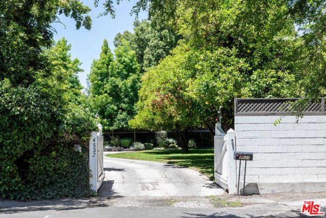 4537 Agnes Avenue, Valley Village, CA 91607