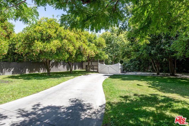 4537 Agnes Avenue, Valley Village, CA 91607