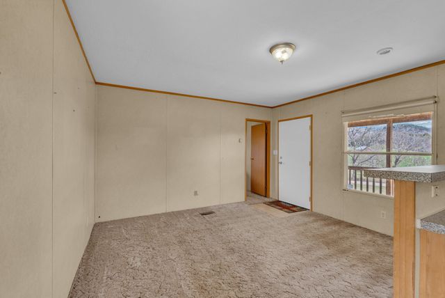 137 Parrish Ln, Sparta, TN 38583