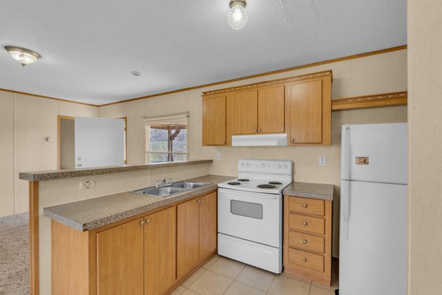 137 Parrish Ln, Sparta, TN 38583