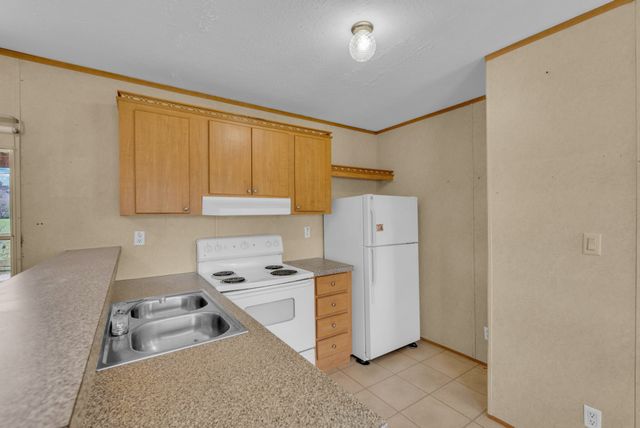 137 Parrish Ln, Sparta, TN 38583