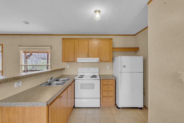 137 Parrish Ln, Sparta, TN 38583