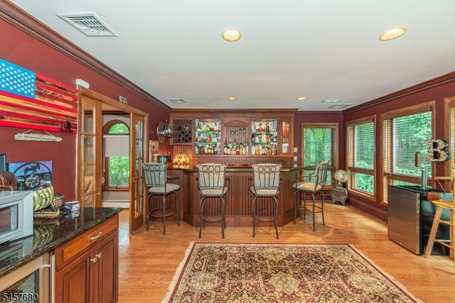 27 Alize Dr, Kinnelon Boro, NJ 07405
