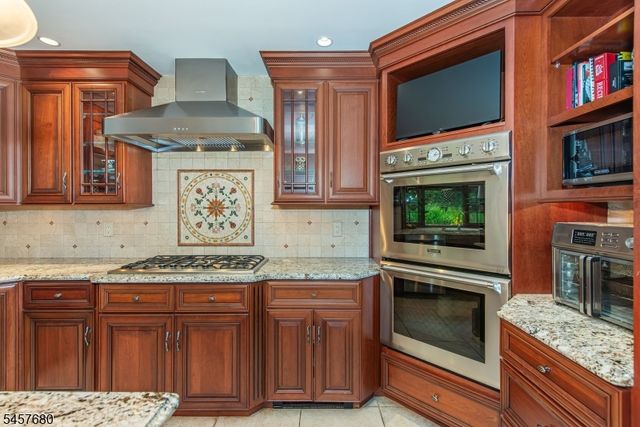 27 Alize Dr, Kinnelon Boro, NJ 07405