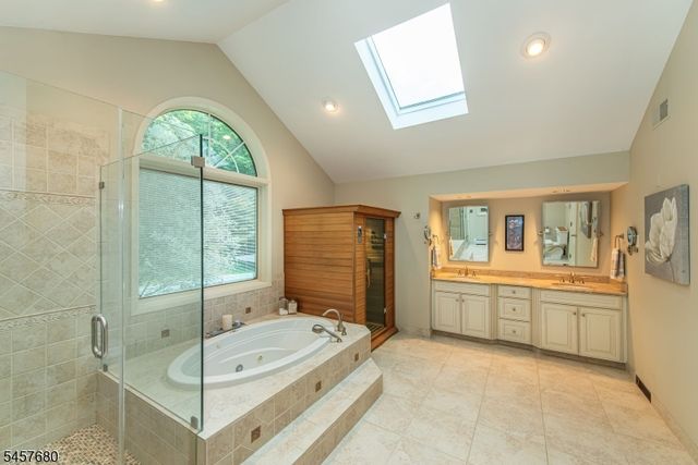 27 Alize Dr, Kinnelon Boro, NJ 07405
