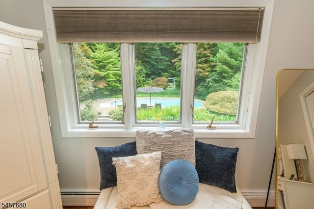 27 Alize Dr, Kinnelon Boro, NJ 07405