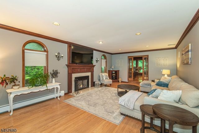 27 Alize Dr, Kinnelon Boro, NJ 07405