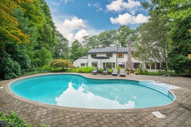 27 Alize Dr, Kinnelon Boro, NJ 07405