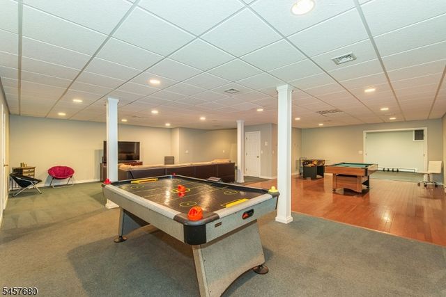 27 Alize Dr, Kinnelon Boro, NJ 07405