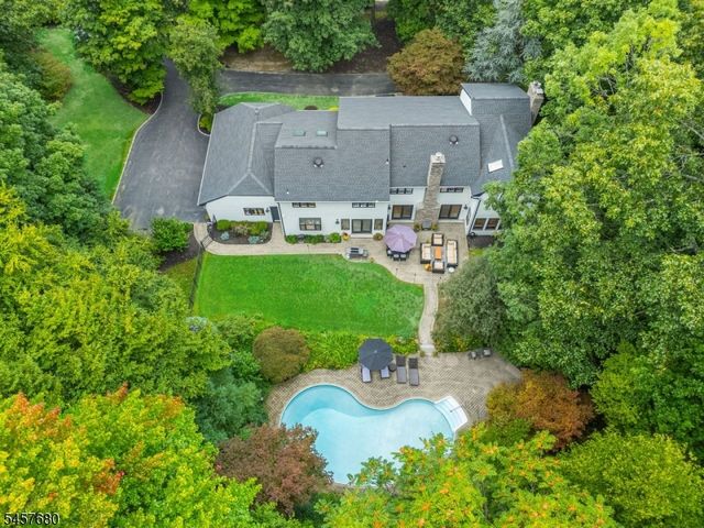27 Alize Dr, Kinnelon Boro, NJ 07405