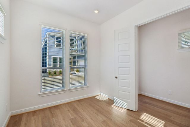 708 Topwater Trail, Kemah, TX 77565