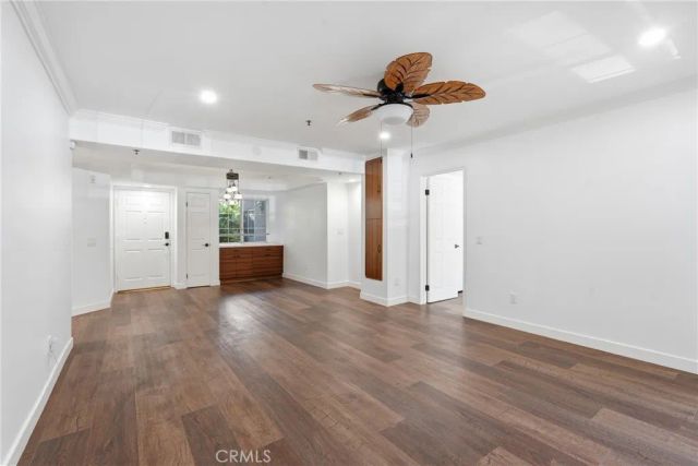 801 Pine 104, Long Beach, CA 90813