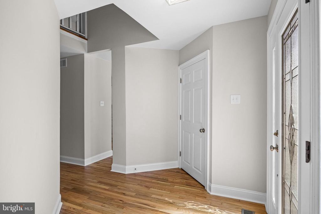 102 SUBURBAN BLVD, DELRAN, NJ 08075 — photo 2