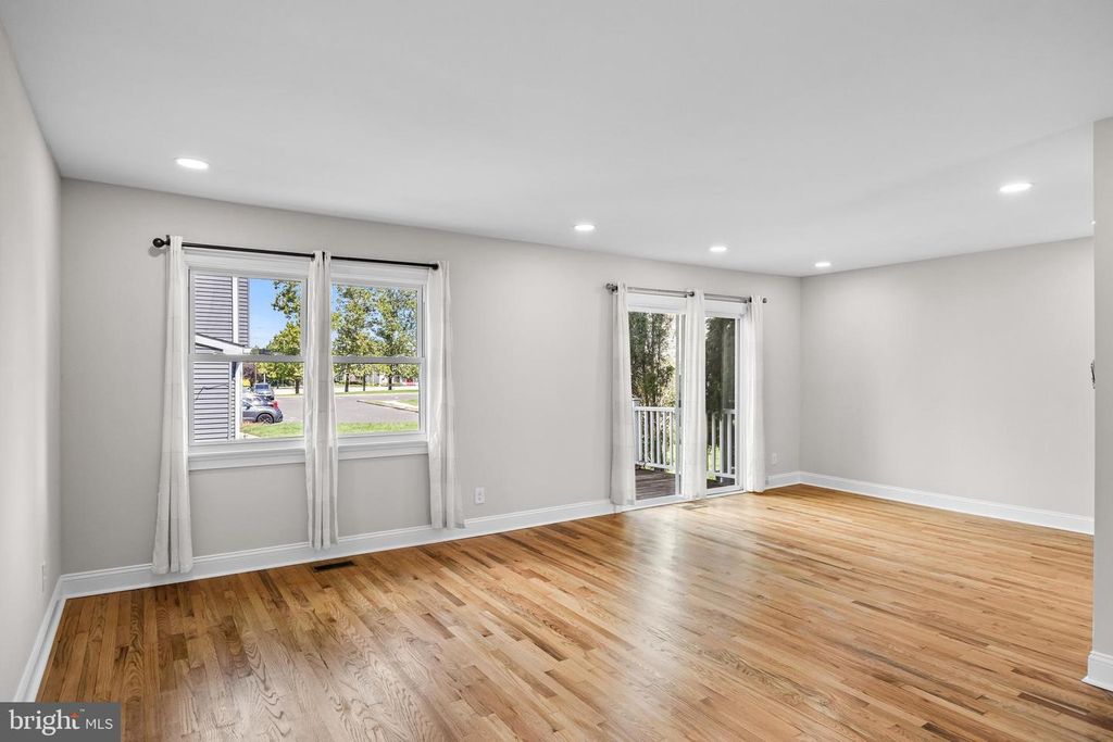 102 SUBURBAN BLVD, DELRAN, NJ 08075 — photo 4