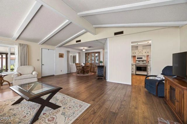 3 Poinsettia Gardens Drive 3, Ventura, CA 93004
