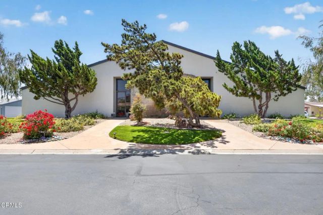3 Poinsettia Gardens Drive 3, Ventura, CA 93004