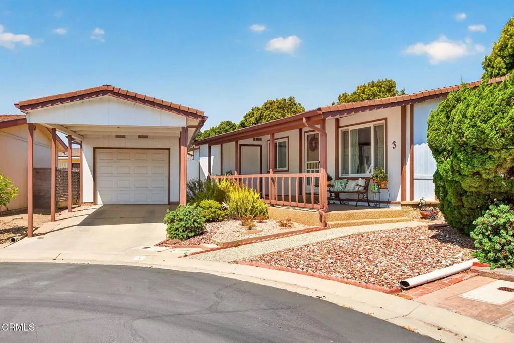 3 Poinsettia Gardens Drive 3, Ventura, CA 93004
