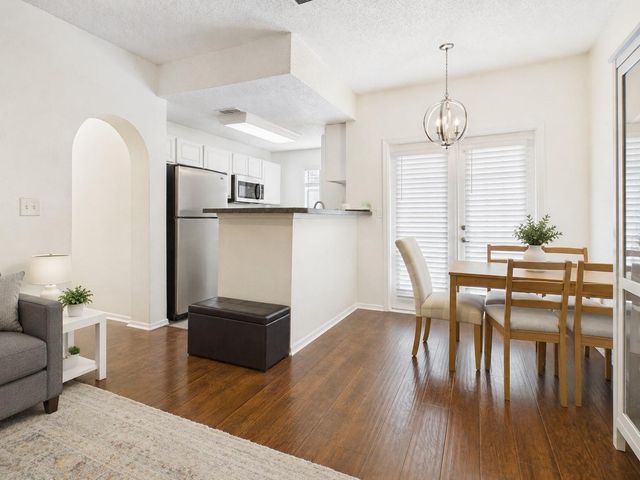 712 W 21st ST 304, Austin, TX 78705