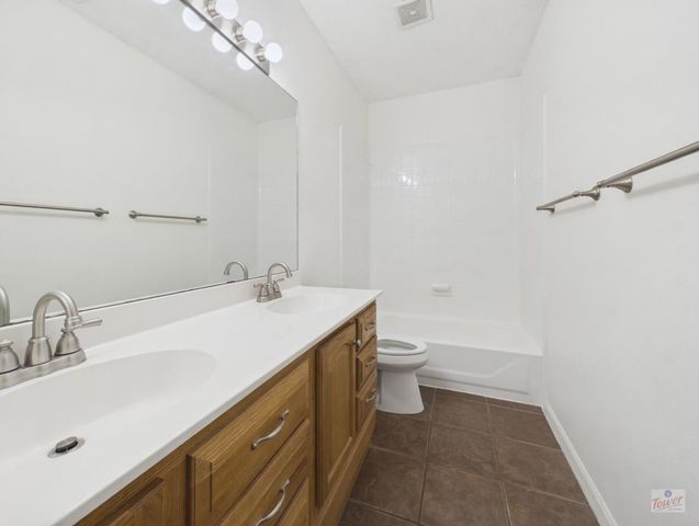 712 W 21st ST 304, Austin, TX 78705