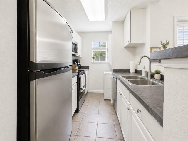 712 W 21st ST 304, Austin, TX 78705