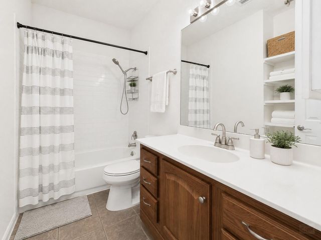 712 W 21st ST 304, Austin, TX 78705