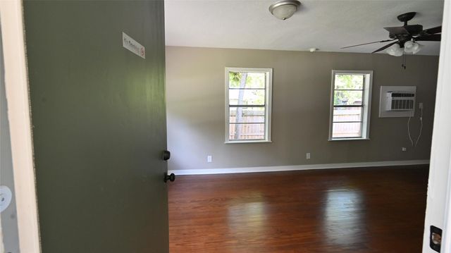 701 Clay Street, Cleveland, TX 77327