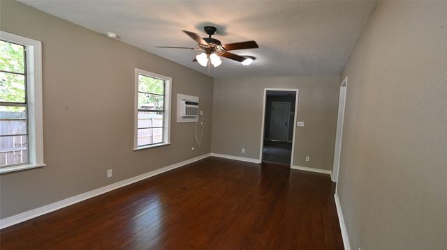701 Clay Street, Cleveland, TX 77327