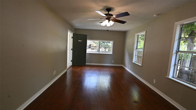 701 Clay Street, Cleveland, TX 77327