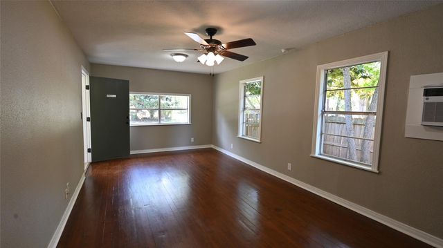 701 Clay Street, Cleveland, TX 77327