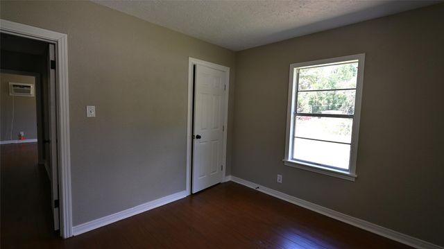701 Clay Street, Cleveland, TX 77327