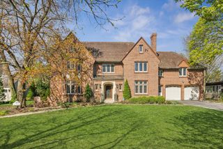 1018 EASTWOOD Road, Glencoe, IL 60022