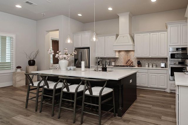114 Crescent City Drive, Montgomery, TX 77316