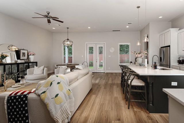 114 Crescent City Drive, Montgomery, TX 77316