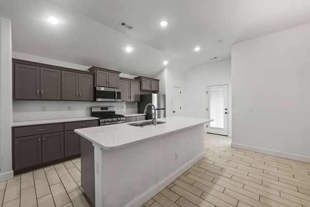 6100 Hoover Street, Bentonville, AR 72713