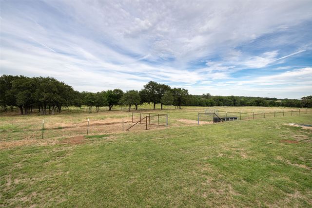 493 Browning Road, Bellevue, TX 76228